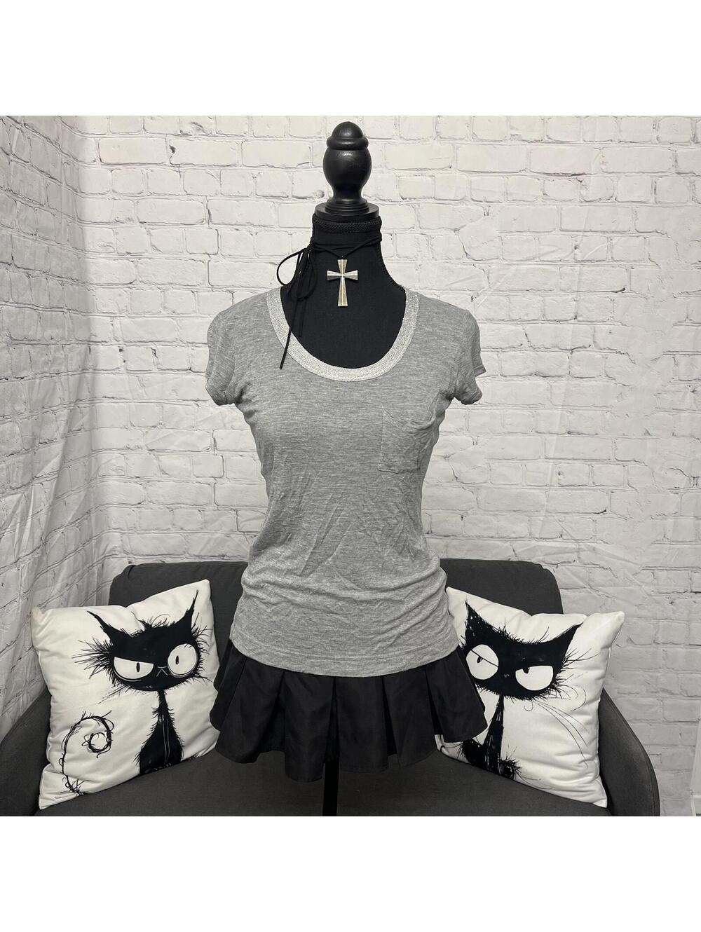 Calvin Klein Grey Scoop Neck Short Sleeve T-Shirt W Silver Chains Neck Sz XS - Picture 2 of 8